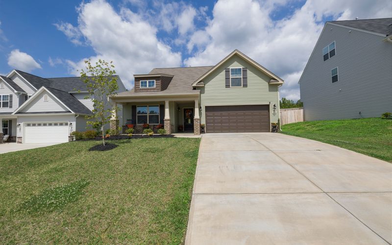 House with driveway